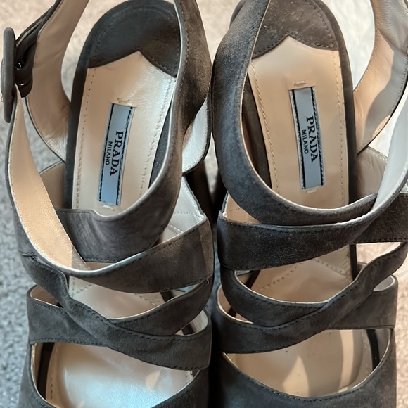 Prada gray suede chunky heels - Picture 7 of 9